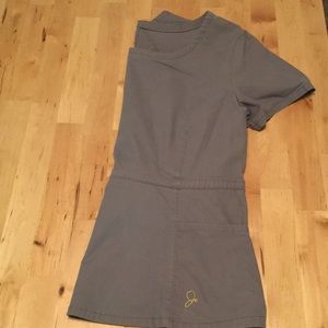 Jaanuu grey scrub top